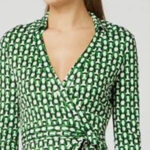 DIANE VON FURSTENBERG JEANNE Two GREEN SILK Jersey WRAP